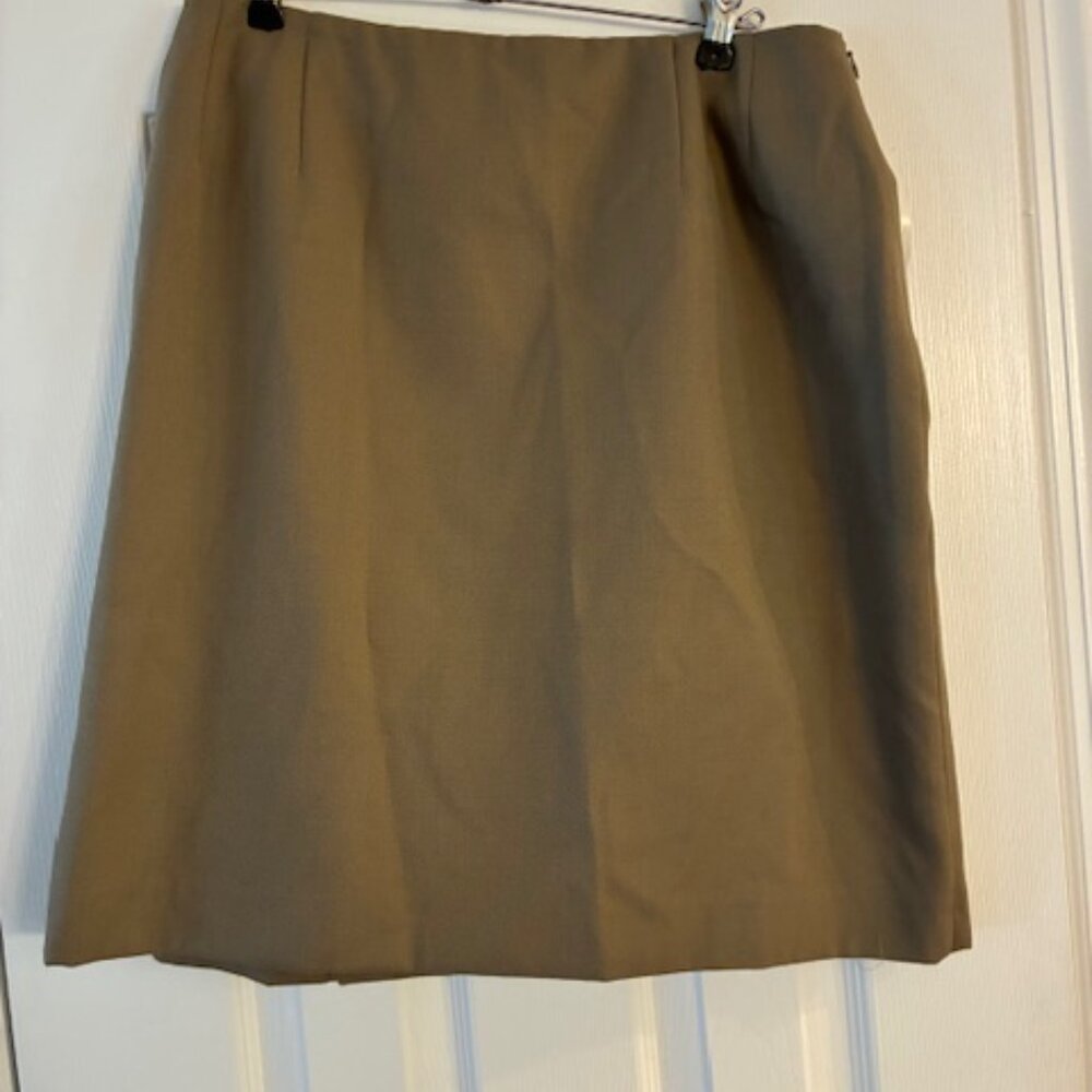 Harve Benard NWT $88. Women's Khaki Tan Wool Blend Lined Knee Skirt Size 16P